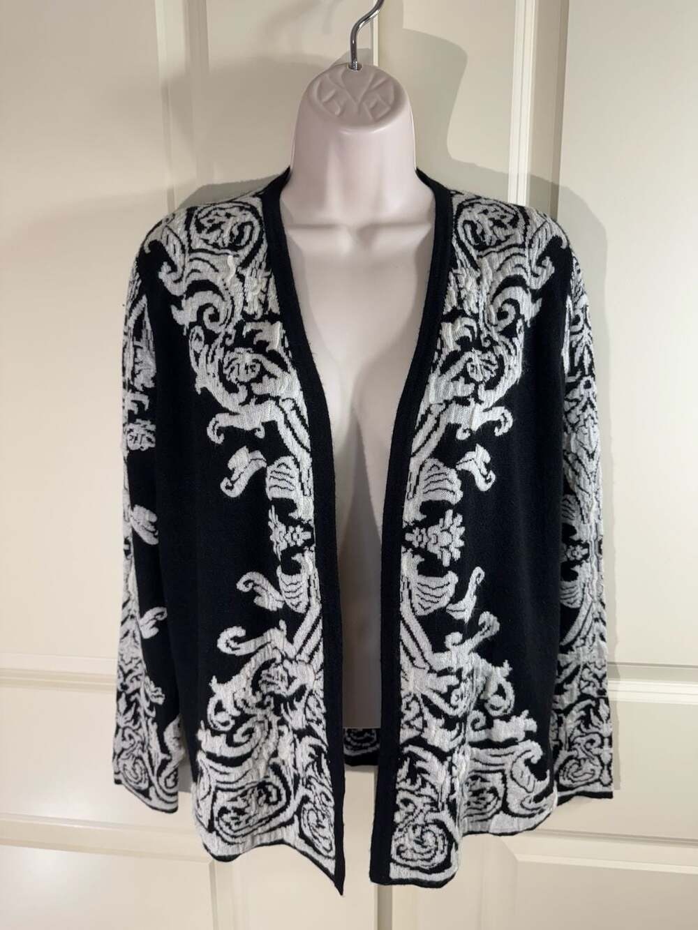 Chico's Black and Ivory Baroque Floral Open Front Knit Cardigan Size 1(Medium)